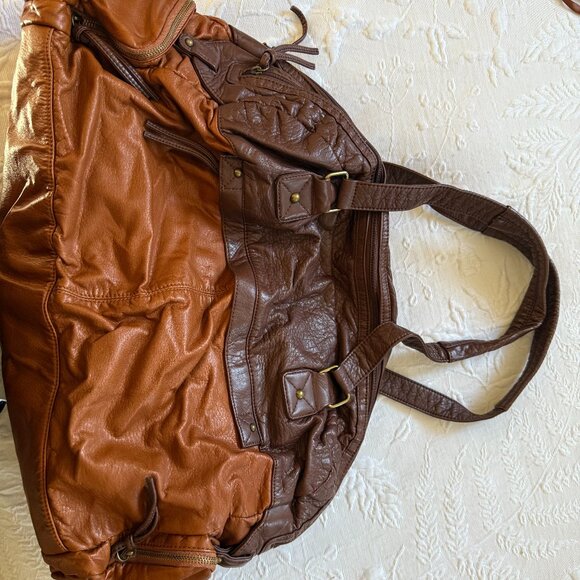 Slouchy Vegan leather duffle style bag - Picture 1 of 5